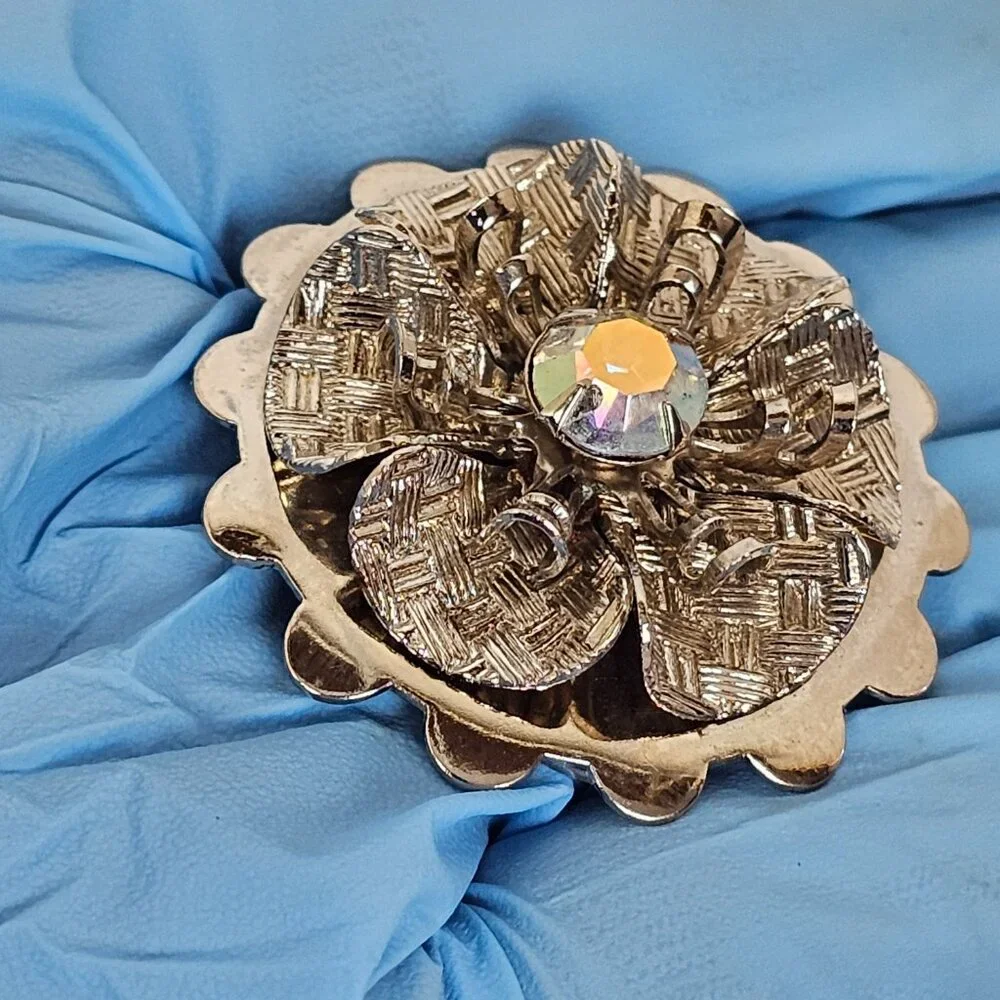 Vintage Scarf Clip‎ Silver Tone Flower Rhinestone AB Layered Textured Scalloped